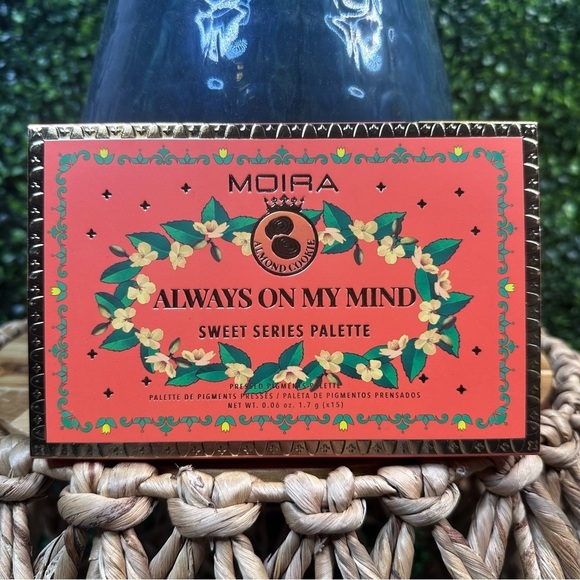 Orange eyeshadow palette new - Picture 1 of 3